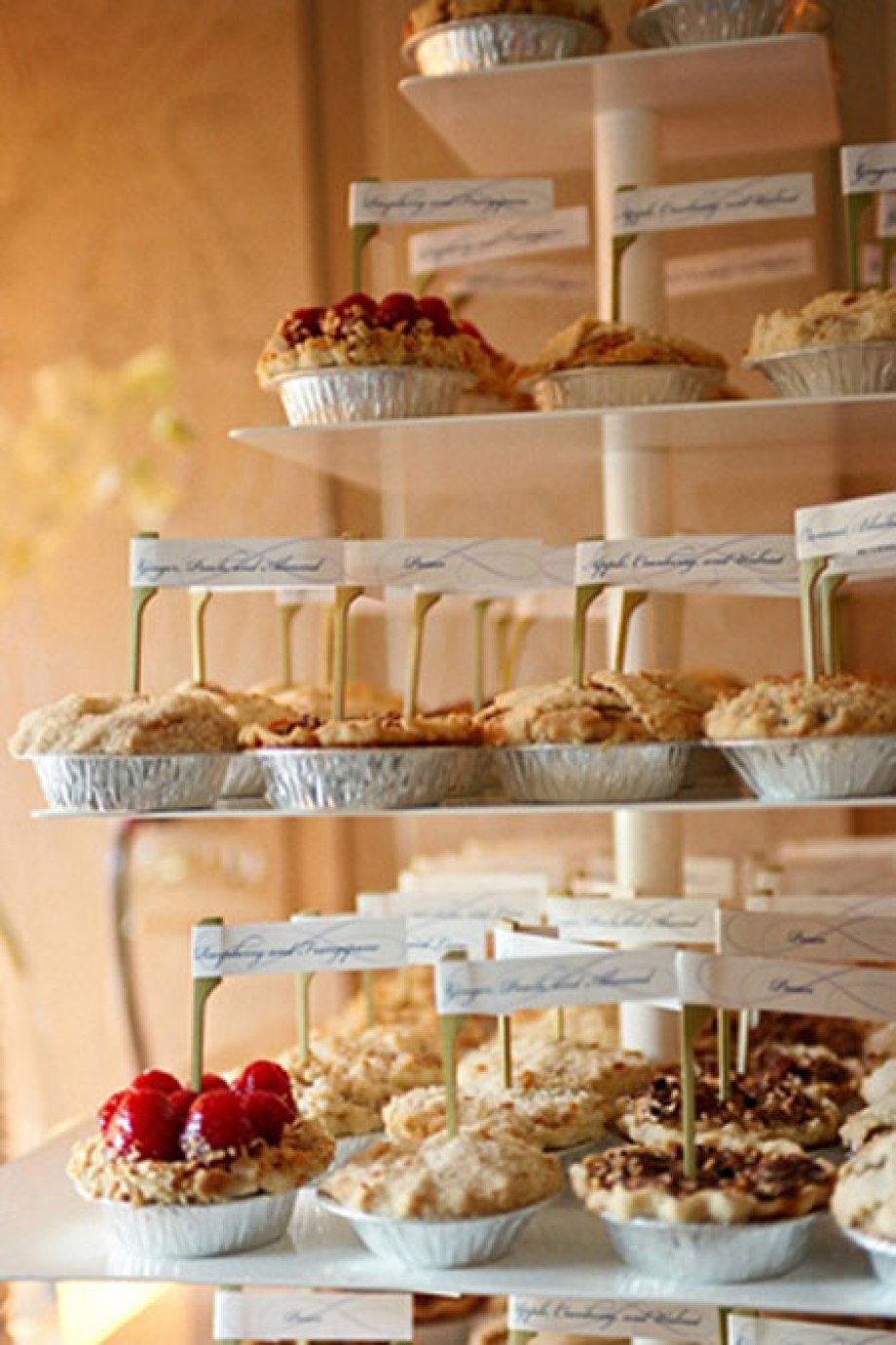 wedding-pie-mini-pies-wedding-dessert-table-pie-ideas-wedding-cake-ideas-wedding-cake-inspiration-pie